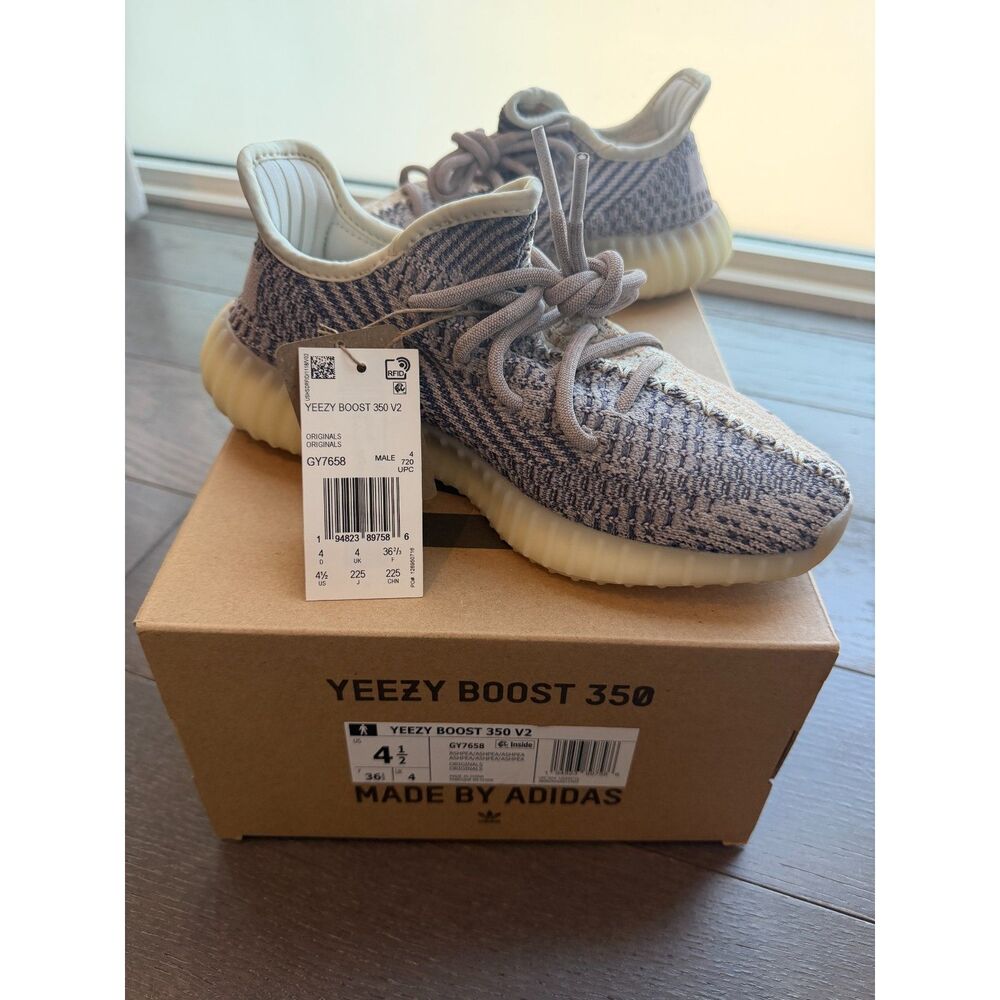 Yeezy boost 350 V2 GY7658 Mens - Size 4 1/2 - New In Box - Authentic